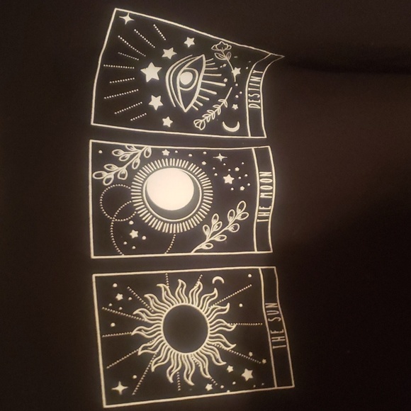 ⭐Free With Purchase⭐Sun, Moon, Destiny Top - Picture 3 of 3